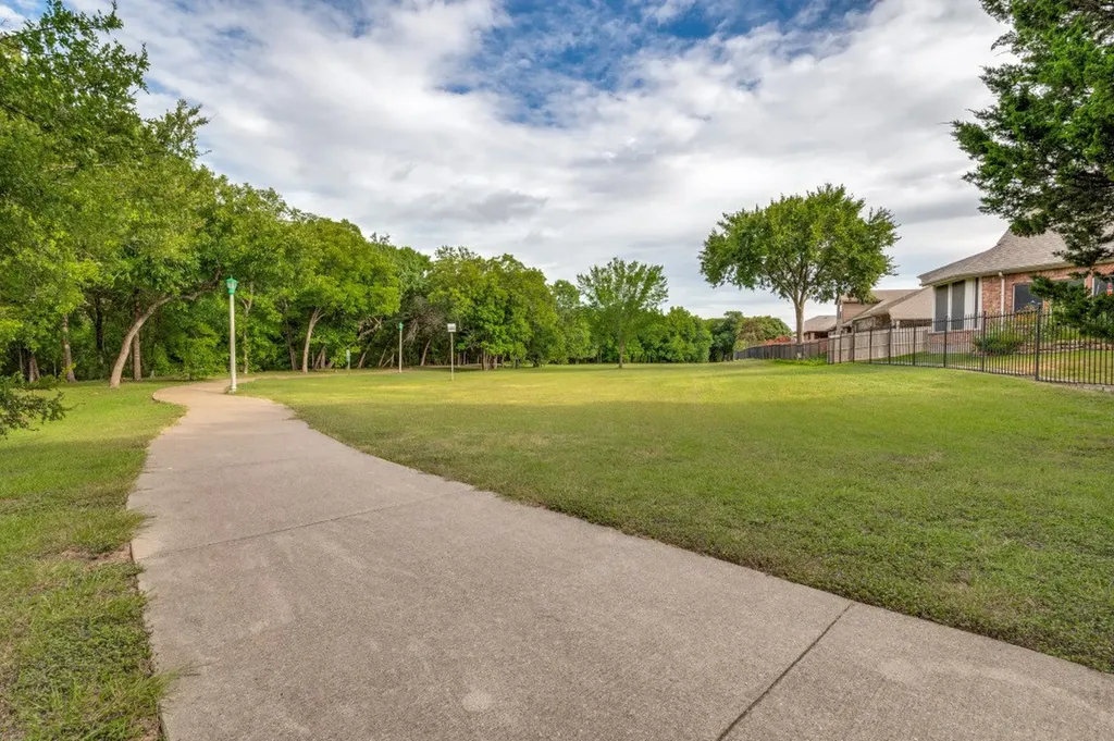 422 Red Sage Lane Duncanville TX 75137