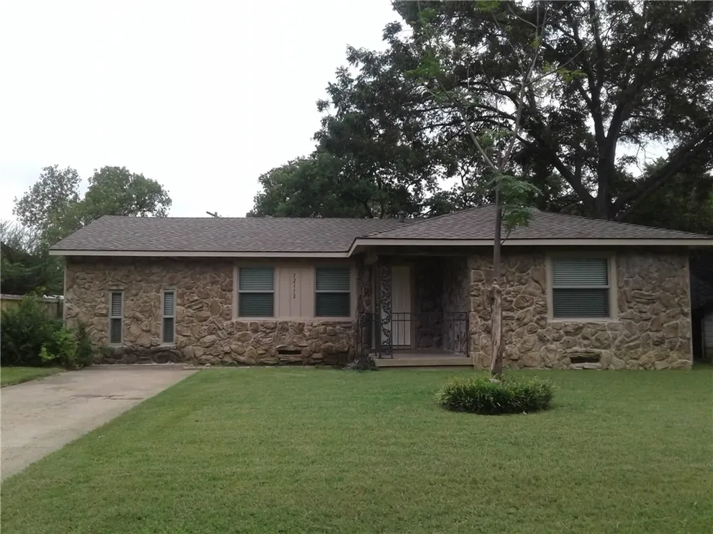 12112 Bellafonte Drive Dallas TX 75243