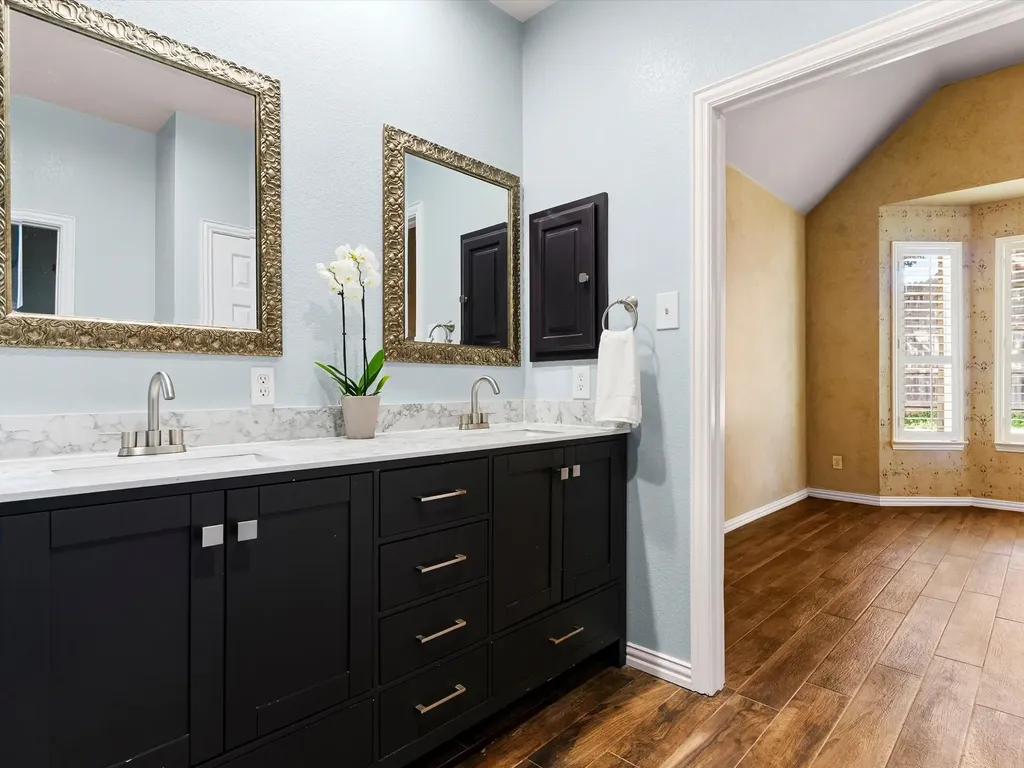 1949 Stonecourt Drive Bedford TX 76021
