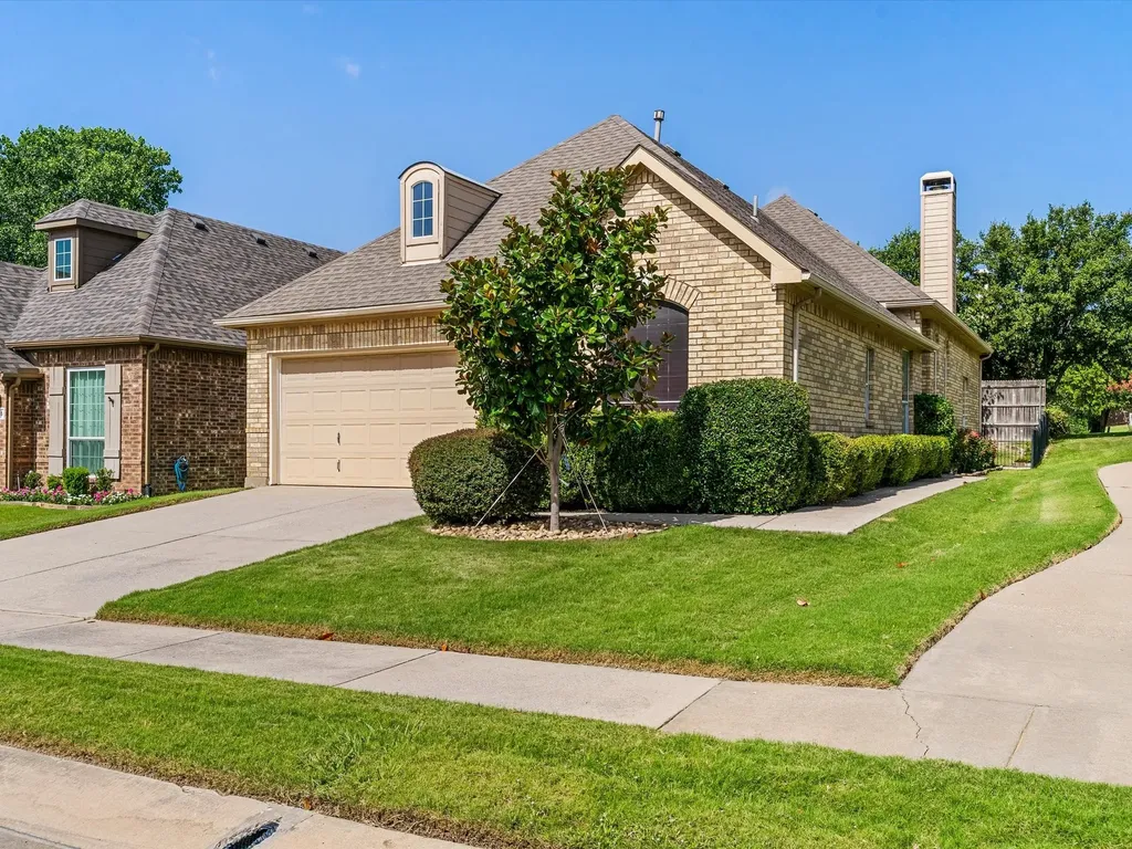 1949 Stonecourt Drive Bedford TX 76021