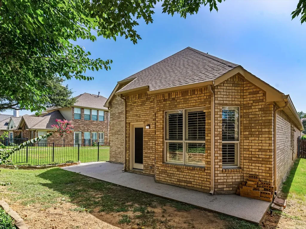 1949 Stonecourt Drive Bedford TX 76021