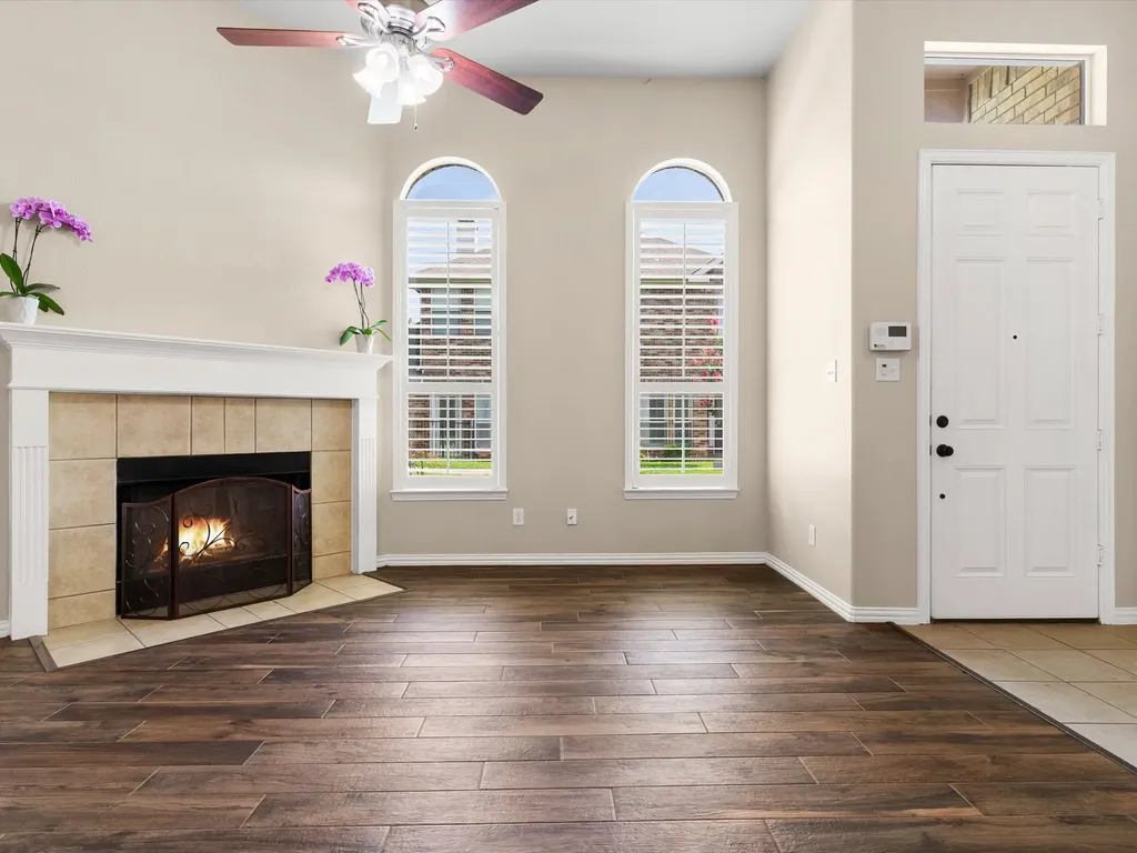 1949 Stonecourt Drive Bedford TX 76021