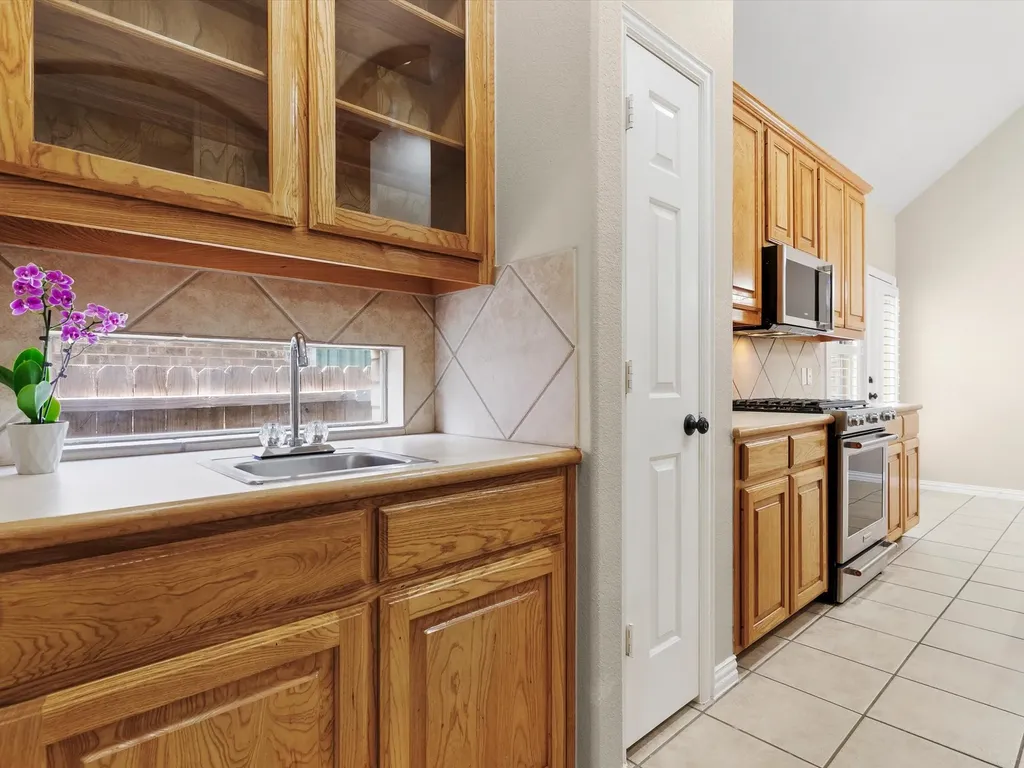 1949 Stonecourt Drive Bedford TX 76021