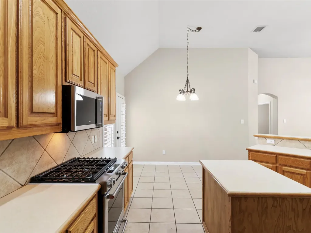 1949 Stonecourt Drive Bedford TX 76021