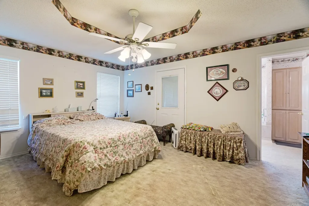 570 N Center Blossom TX 75416