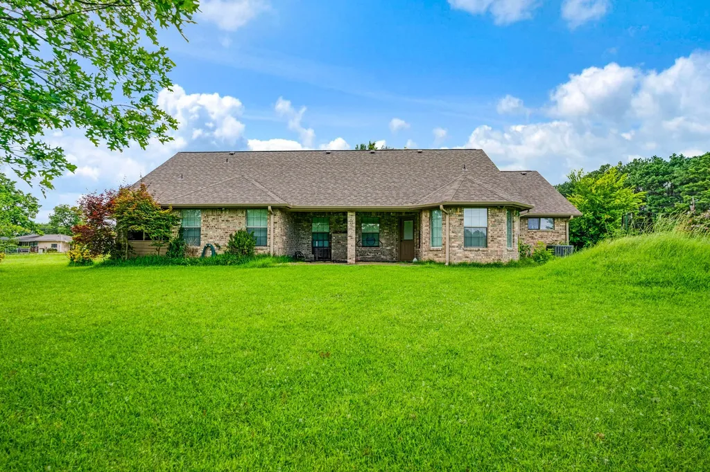 570 N Center Blossom TX 75416
