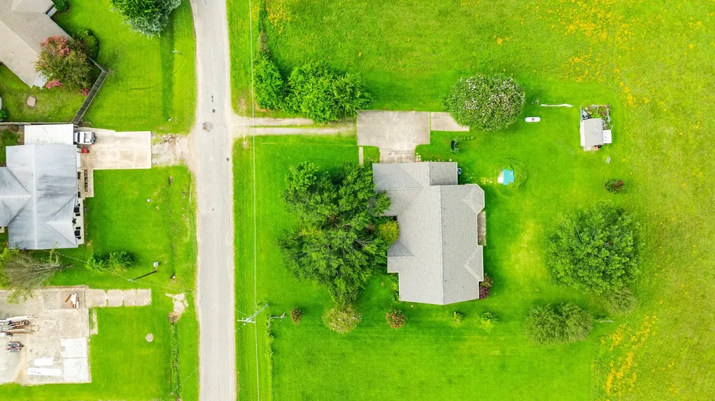 570 N Center Blossom TX 75416