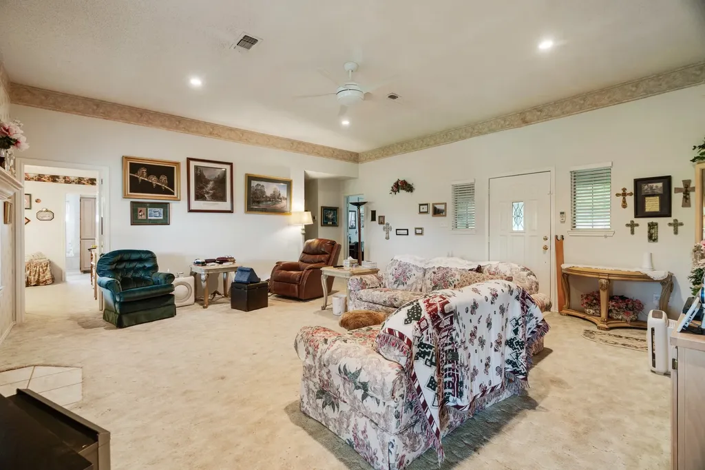 570 N Center Blossom TX 75416
