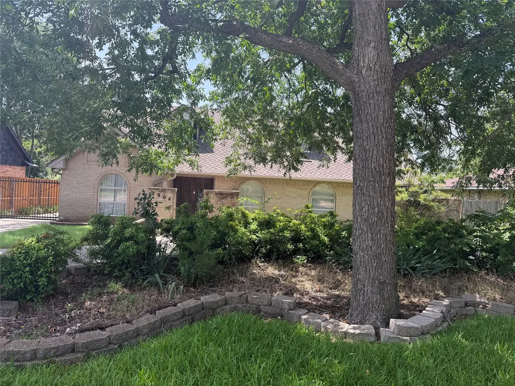 2904 Bridal Wreath Lane Dallas TX 75233