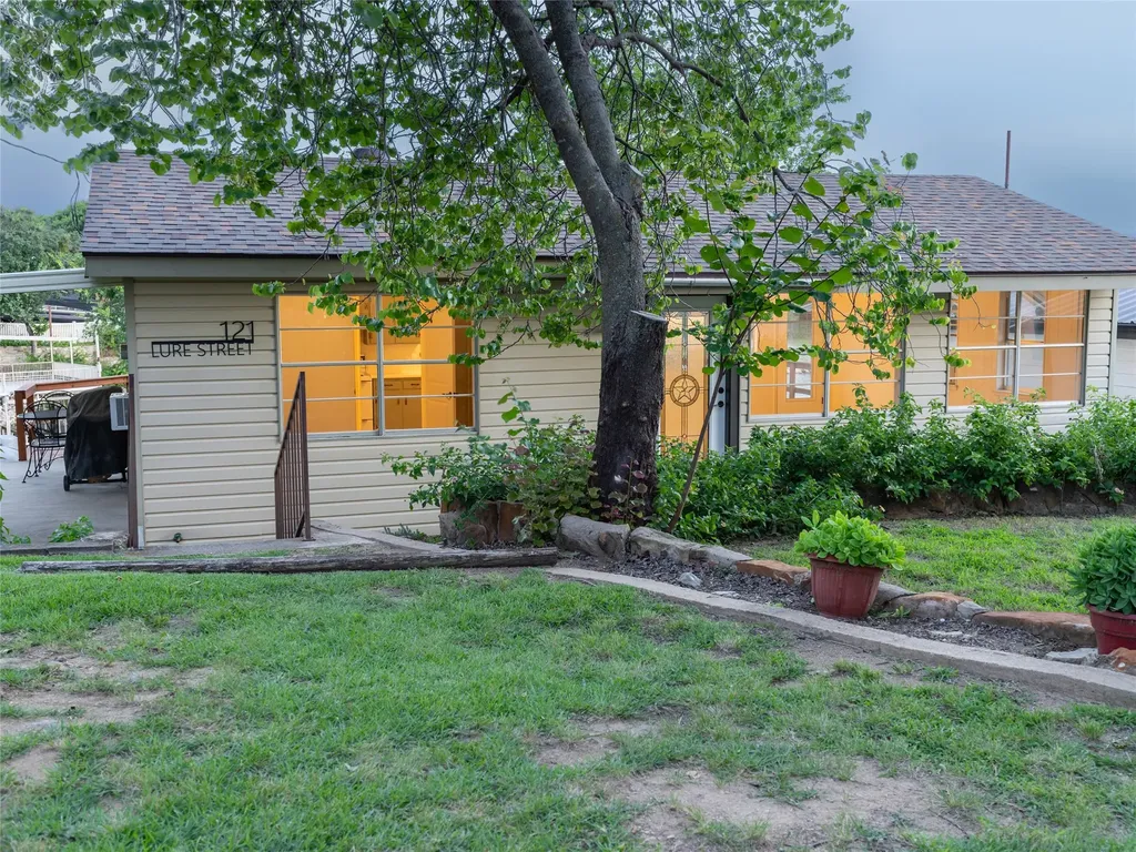 121 Lure Street Bridgeport TX 76426