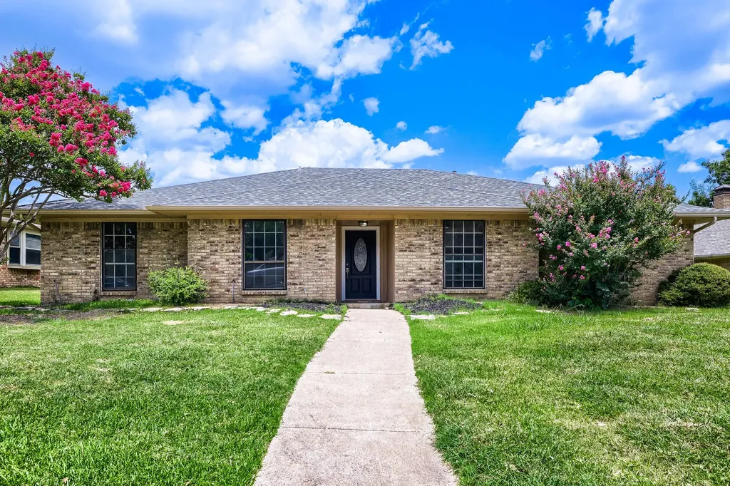 1949 Chesham Drive Carrollton TX 75007