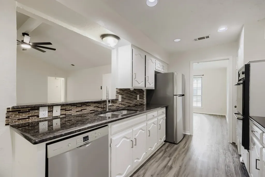1949 Chesham Drive Carrollton TX 75007