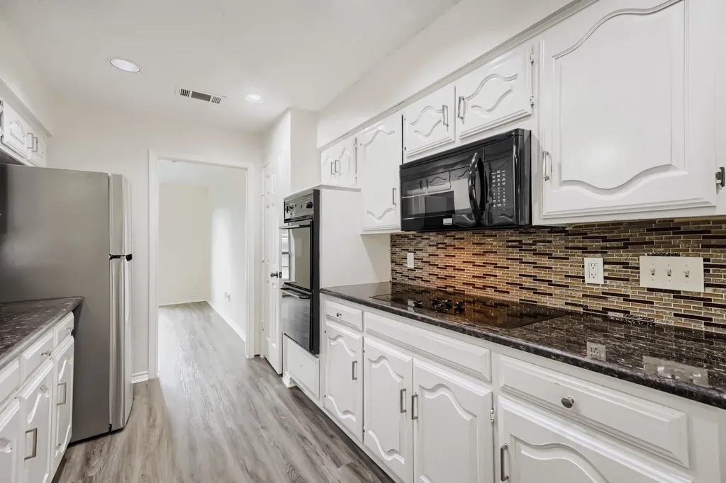 1949 Chesham Drive Carrollton TX 75007