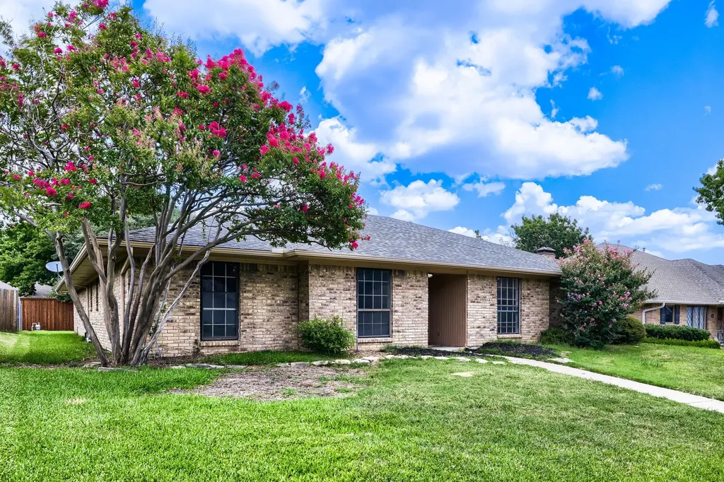 1949 Chesham Drive Carrollton TX 75007