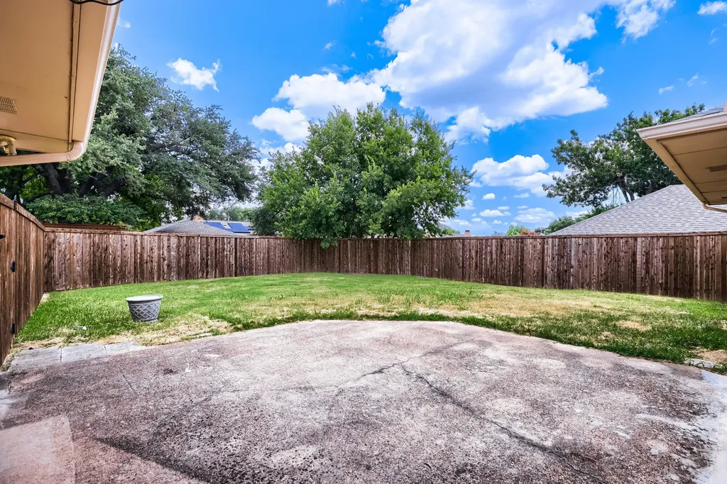 1949 Chesham Drive Carrollton TX 75007