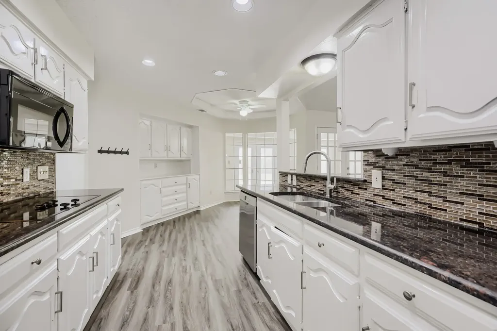 1949 Chesham Drive Carrollton TX 75007
