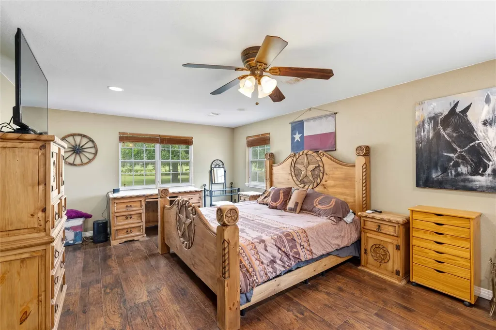 304 N Victor Street Comanche TX 76442