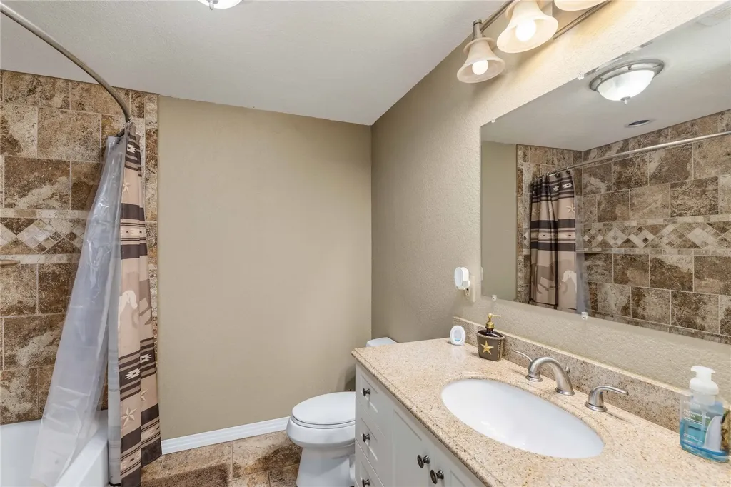 304 N Victor Street Comanche TX 76442