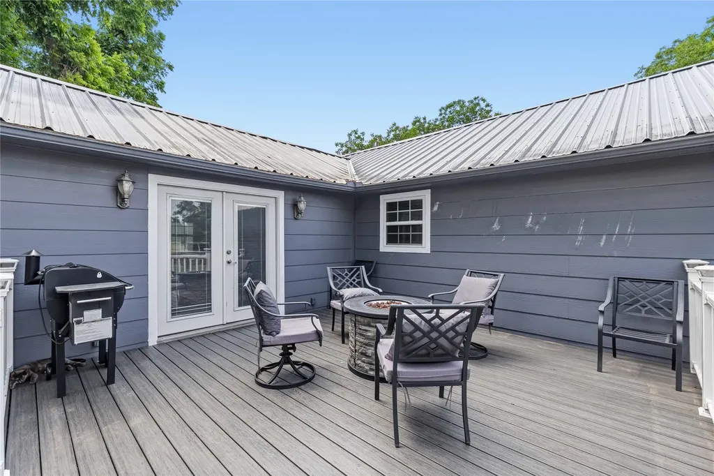 304 N Victor Street Comanche TX 76442