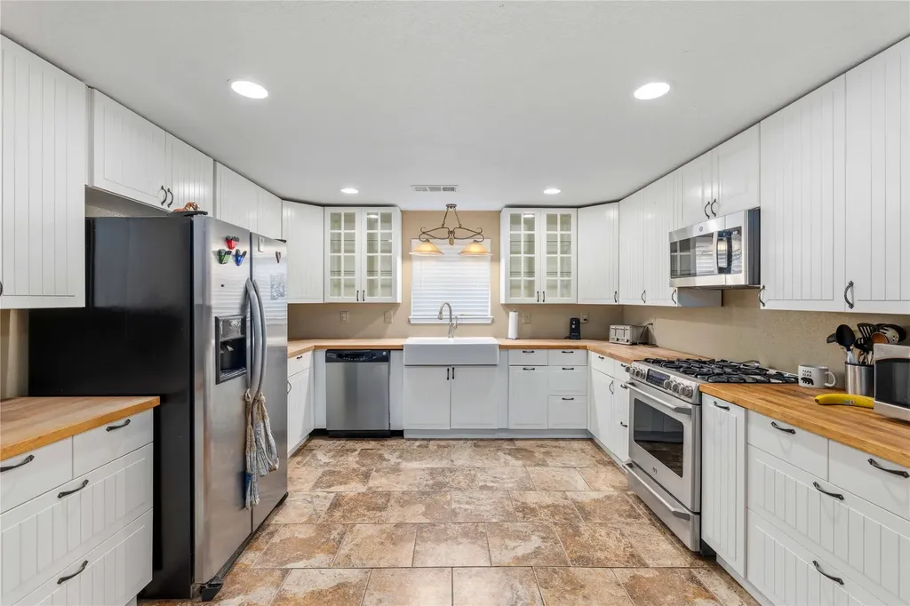 304 N Victor Street Comanche TX 76442