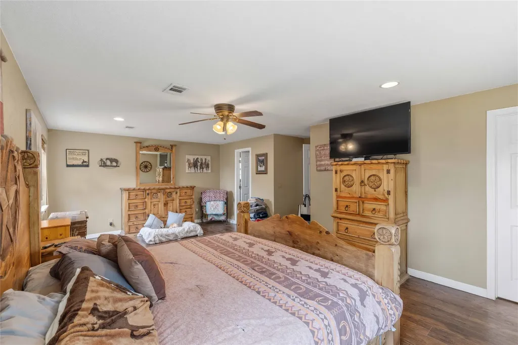 304 N Victor Street Comanche TX 76442