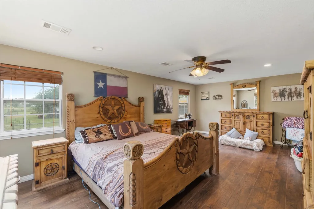 304 N Victor Street Comanche TX 76442