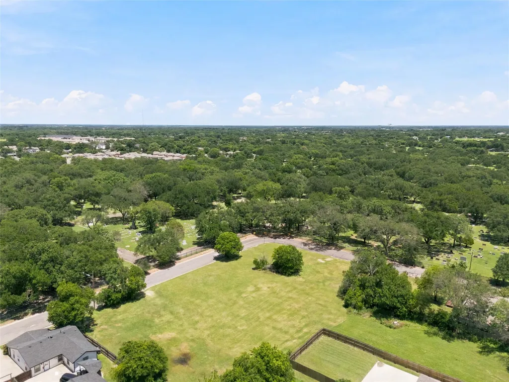 2825 S 7th Street Waco TX 76706