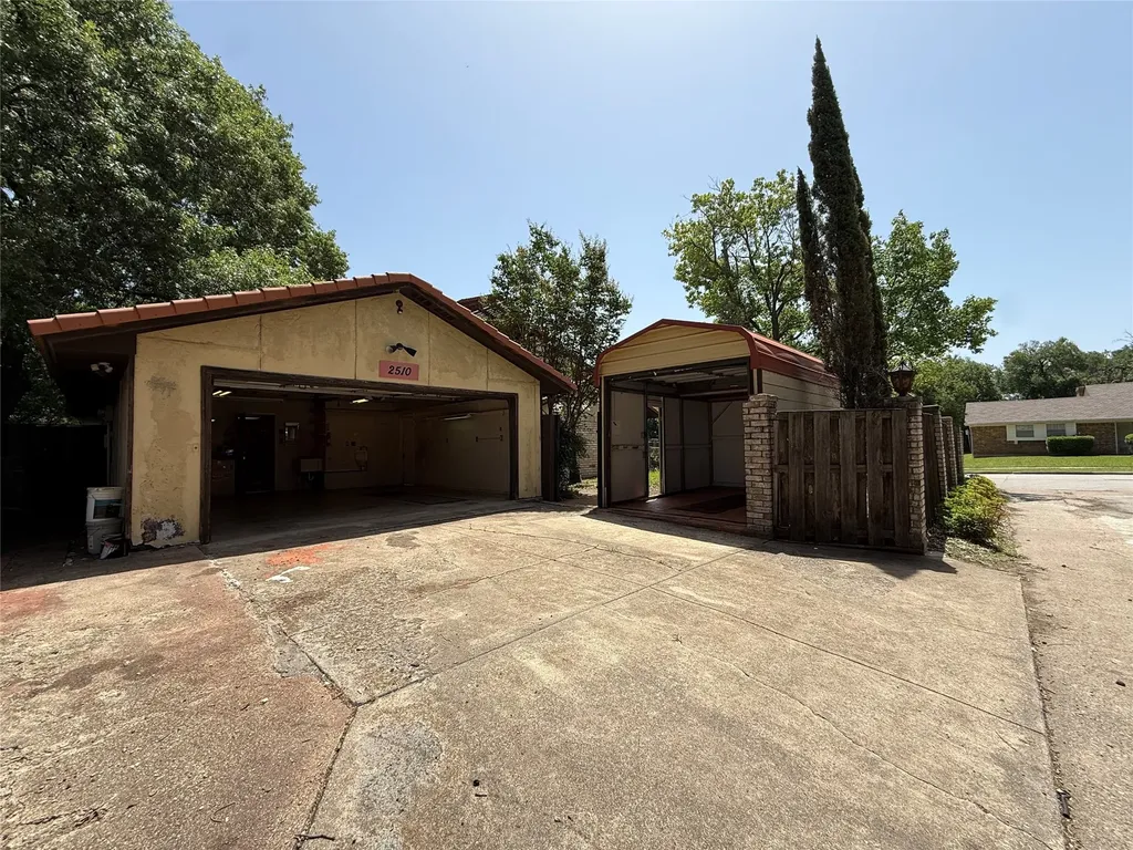 2510 Brookcrest Drive Garland TX 75040