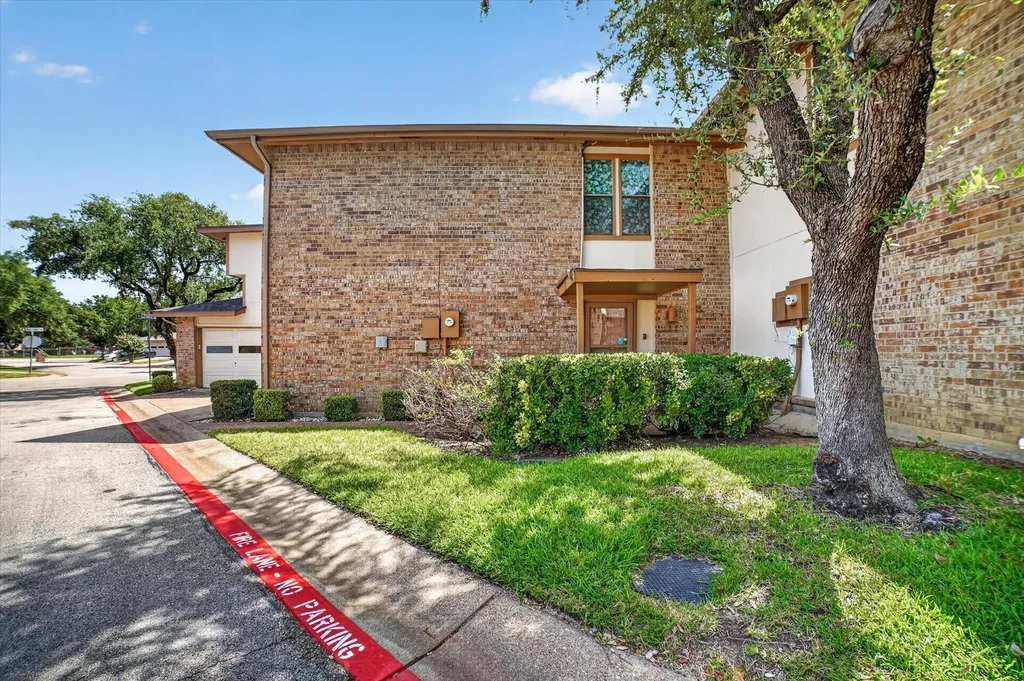1 Meadow Lane Bedford TX 76021