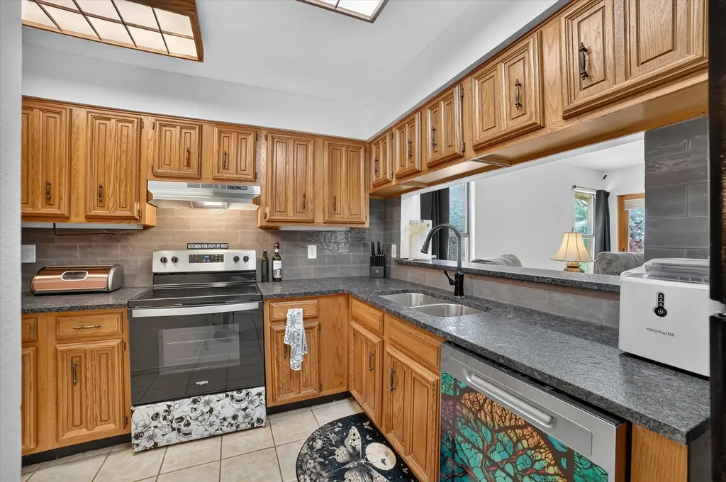 1 Meadow Lane Bedford TX 76021