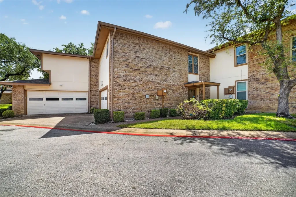 1 Meadow Lane Bedford TX 76021