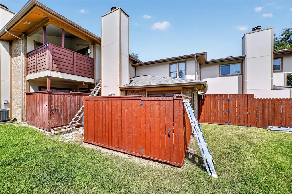 1 Meadow Lane Bedford TX 76021