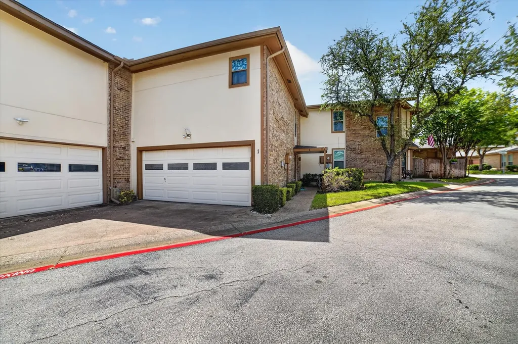 1 Meadow Lane Bedford TX 76021