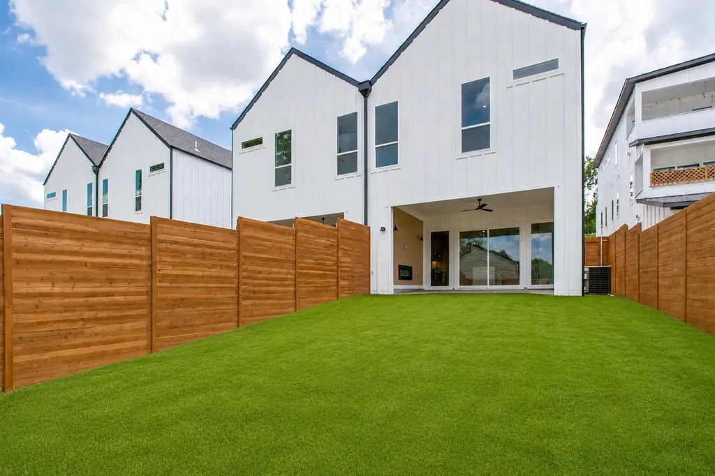 1837 Pollard Street Dallas TX 75208