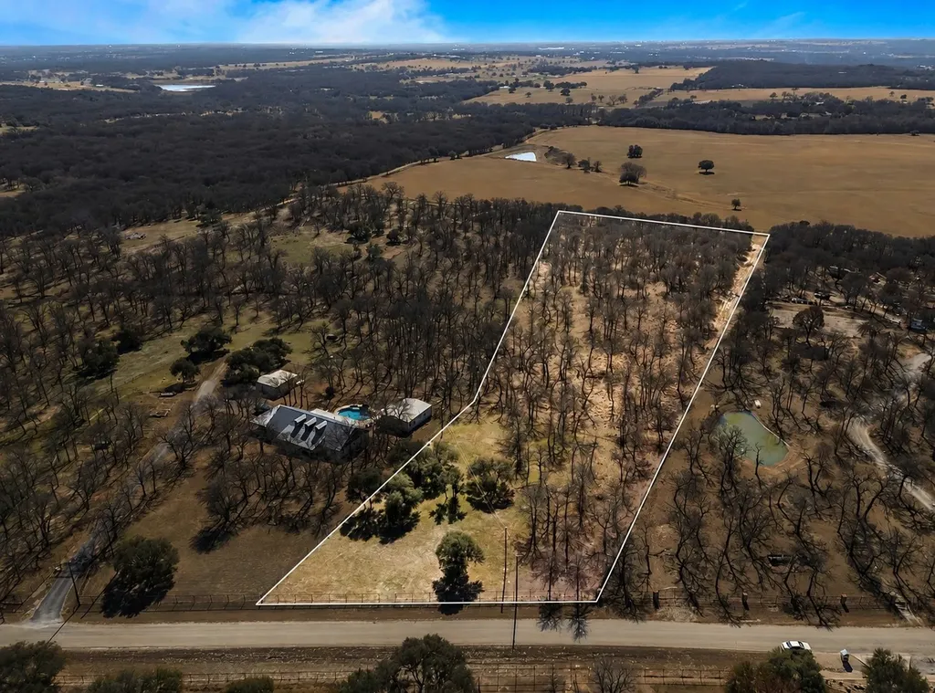 142 Clearwater Drive Poolville TX 76487