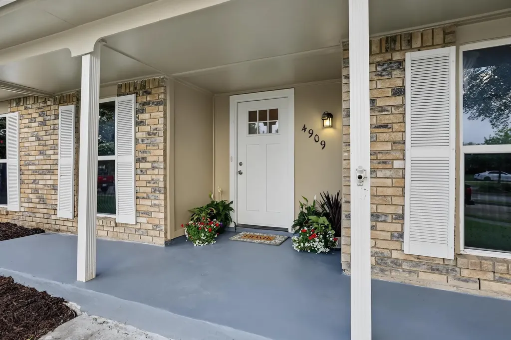 4909 N Colony Boulevard The Colony TX 75056