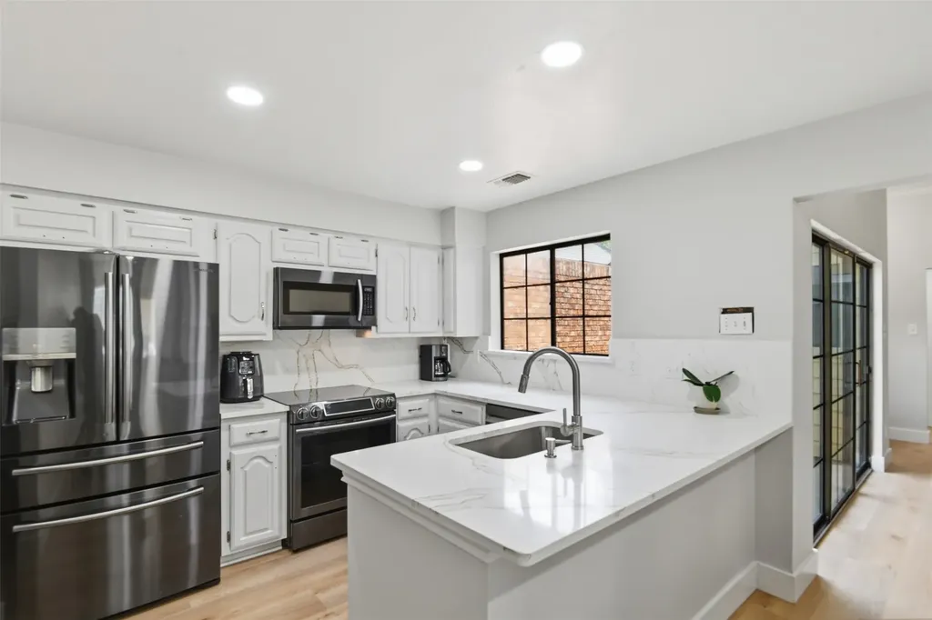 747 Monique Cedar Hill TX 75104