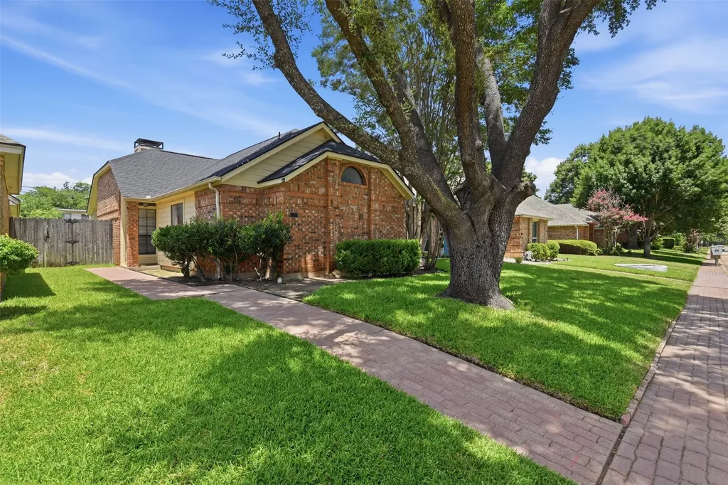 747 Monique Cedar Hill TX 75104