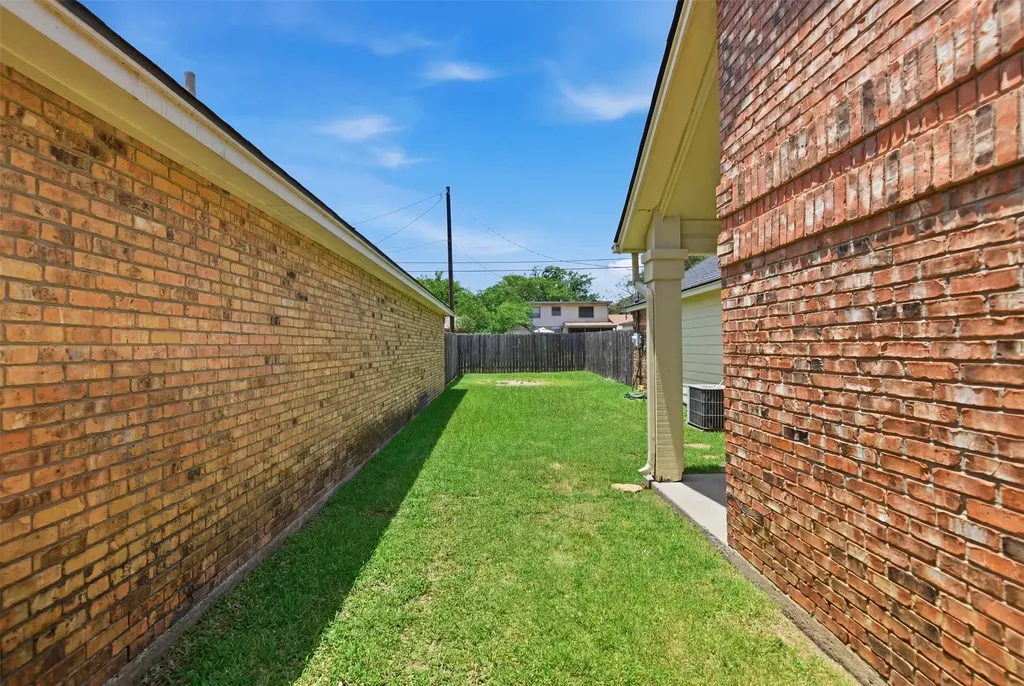 747 Monique Cedar Hill TX 75104