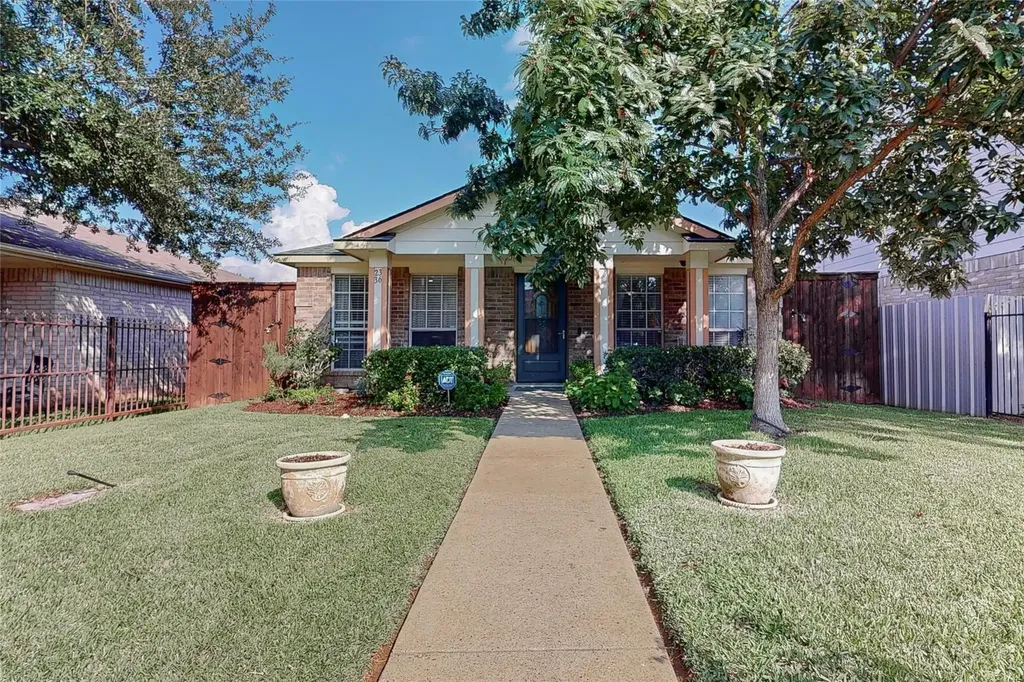 2336 Summit Lane Dallas TX 75227