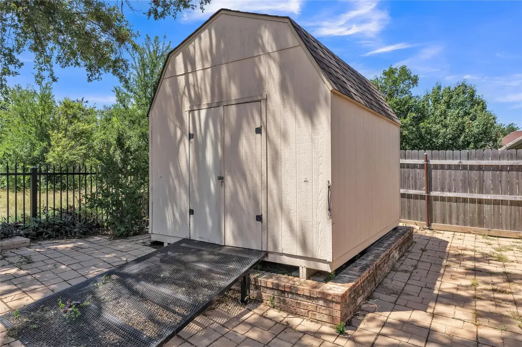 1321 Lauren Lane Granbury TX 76048