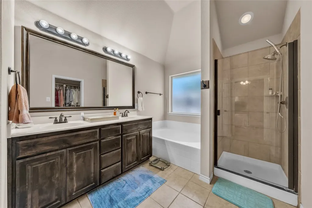 1321 Lauren Lane Granbury TX 76048