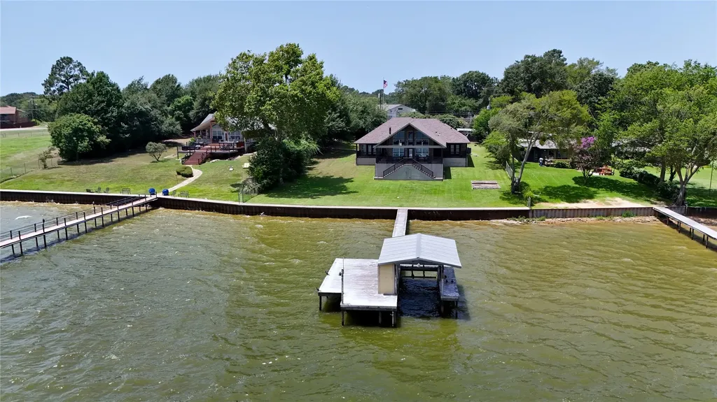 108 The Lee Way Gun Barrel City TX 75156