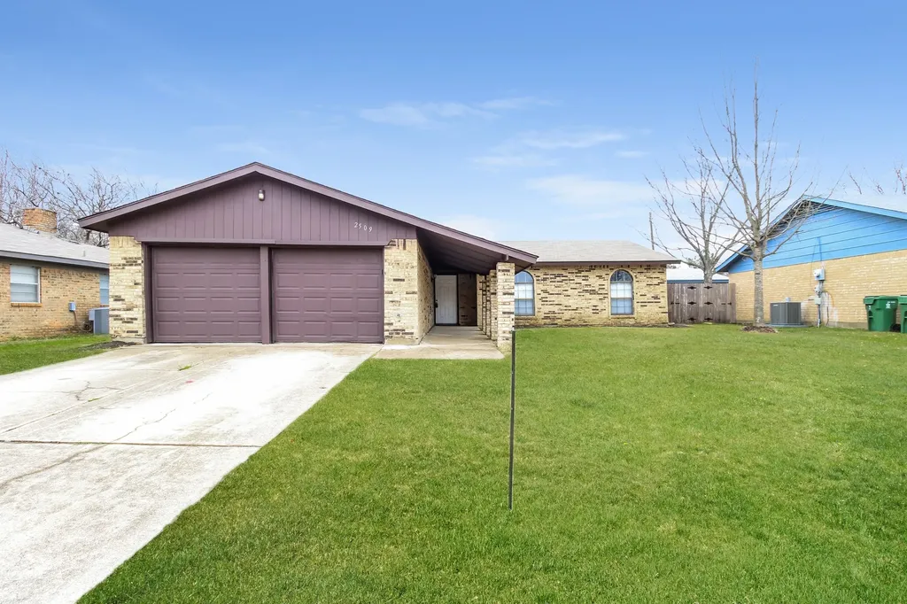 2509 E Williamsburg Manor Arlington TX 76014