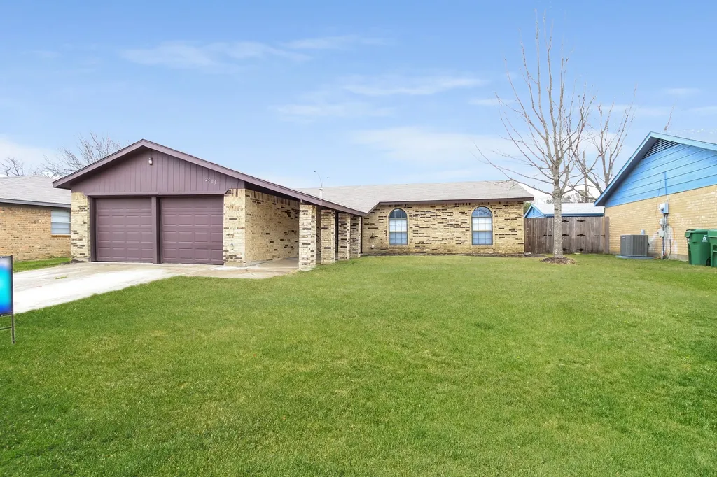2509 E Williamsburg Manor Arlington TX 76014