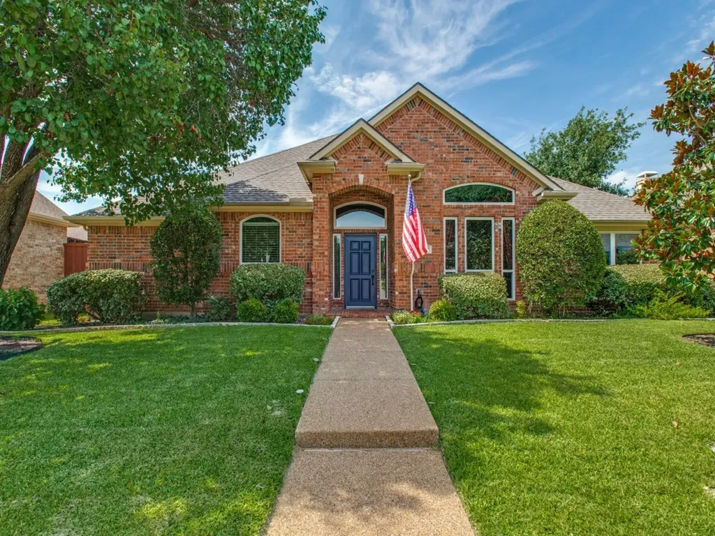 9502 Valley Lake Lane Irving TX 75063