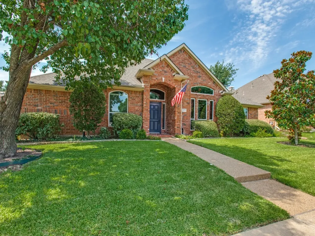 9502 Valley Lake Lane Irving TX 75063