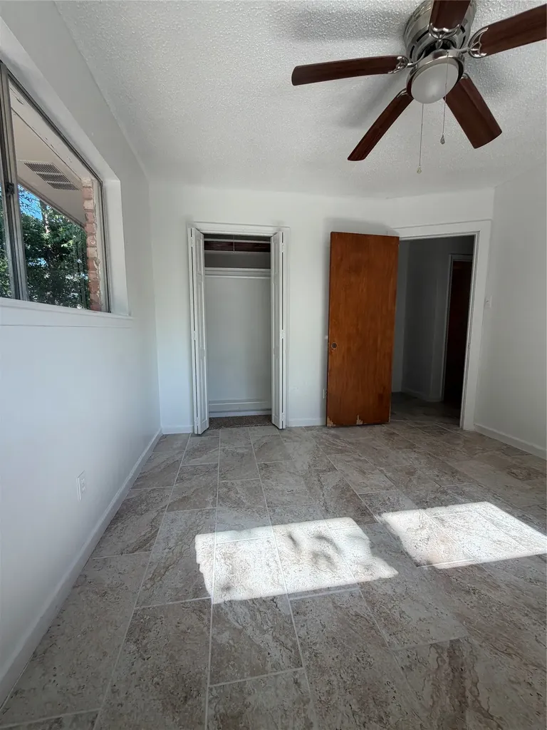 2406 W Broadview Street Greenville TX 75402