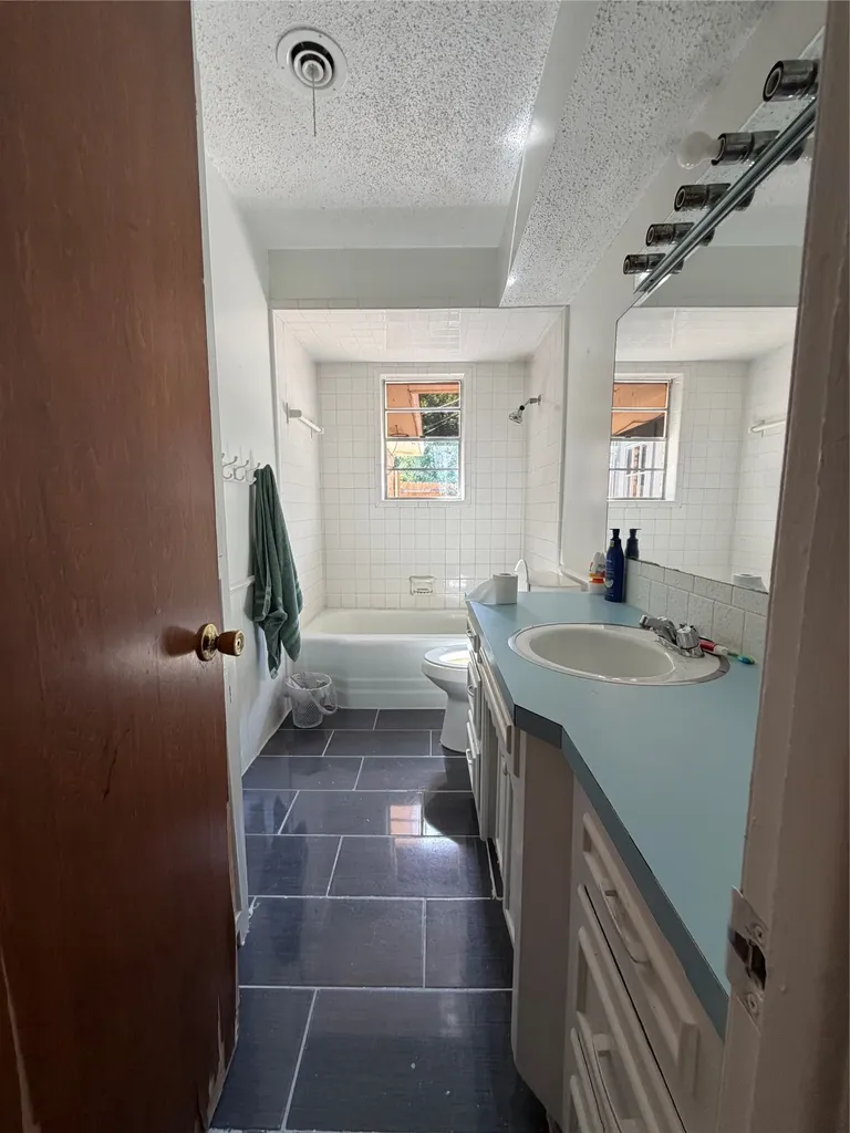 2406 W Broadview Street Greenville TX 75402