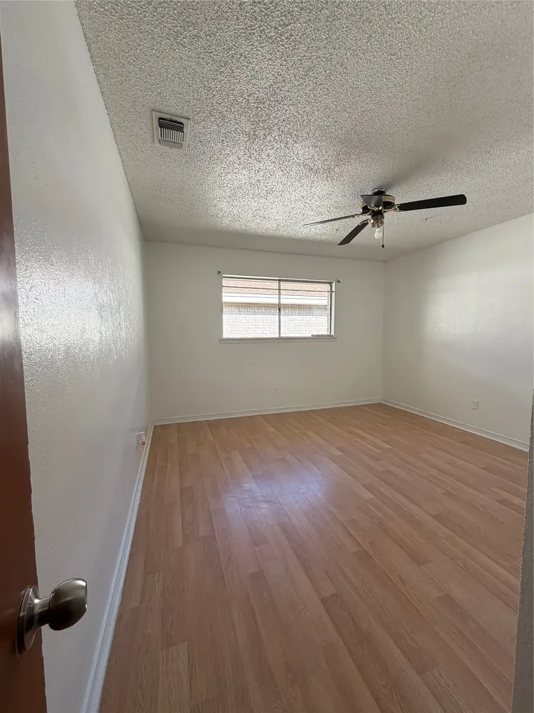 2406 W Broadview Street Greenville TX 75402